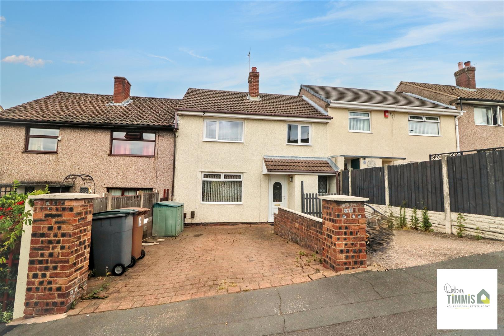 3 bed property in Hillside Road, Stoke-On-Trent